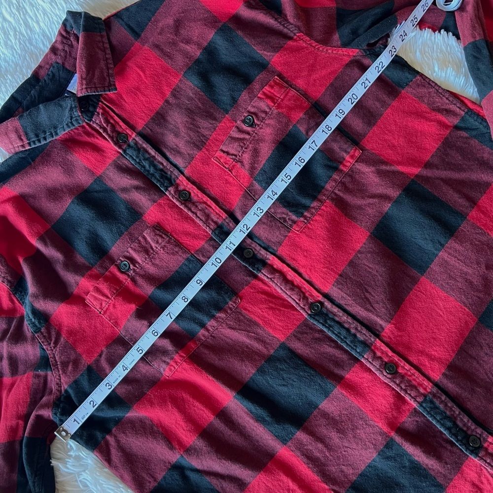 H&M Red and Black Buffalo Plaid Casual Button Down Shirt - Picture 3 of 12